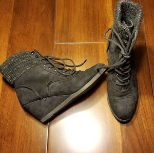 Black wedge boots